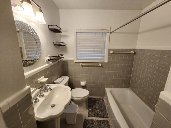 Building Photo - 5535 Berry Creek Dr