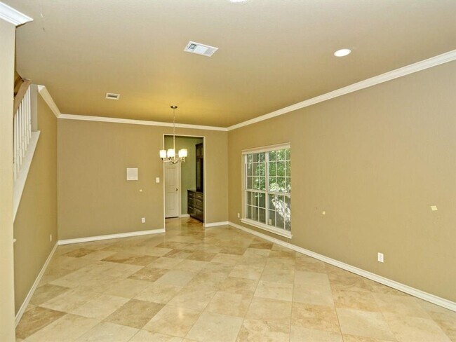 Building Photo - PRELEASING FOR BEGINNING OF JUNE! COME INTO YOUR OASIS!