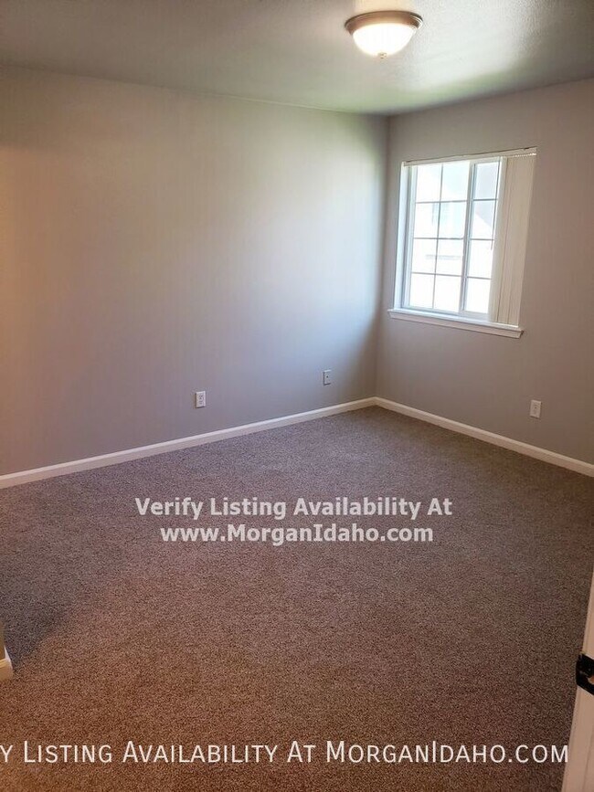 Building Photo - 10096 W Garverdale Ln