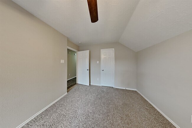 Building Photo - 2415 Pebbledowne Cir
