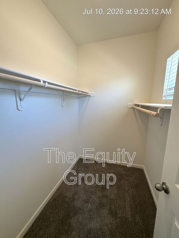 Building Photo - 733 S Pinkham St
