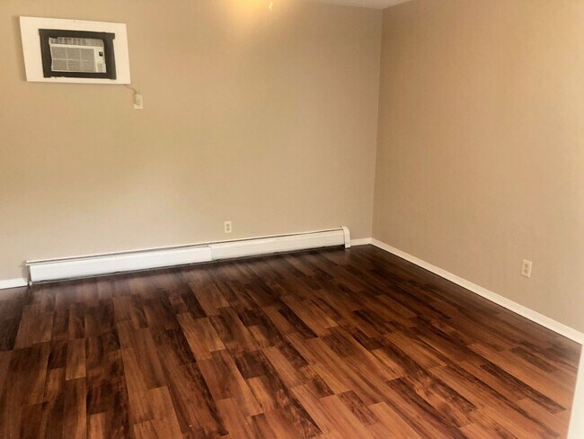 Building Photo - 1215 Wall St