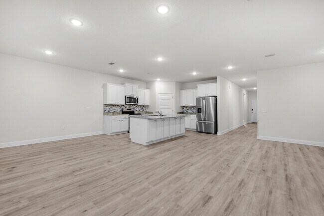 Building Photo - 7814 Burnside Lp