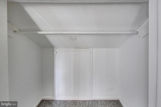 Building Photo - 6641 Barrett Rd