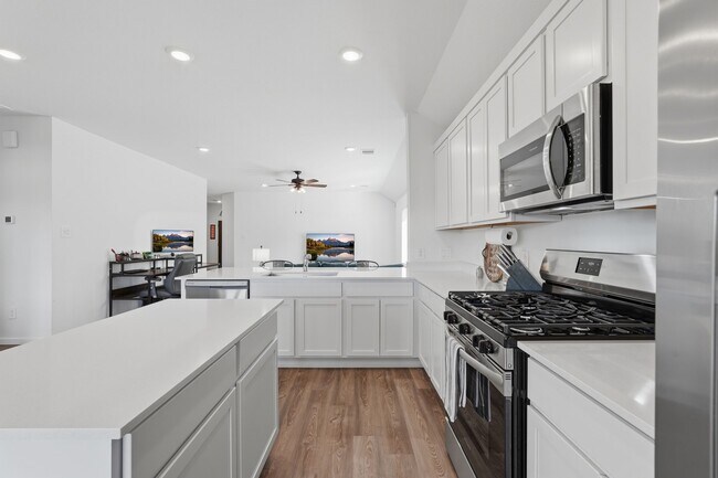 Building Photo - 651 Spring Ashberry Ct