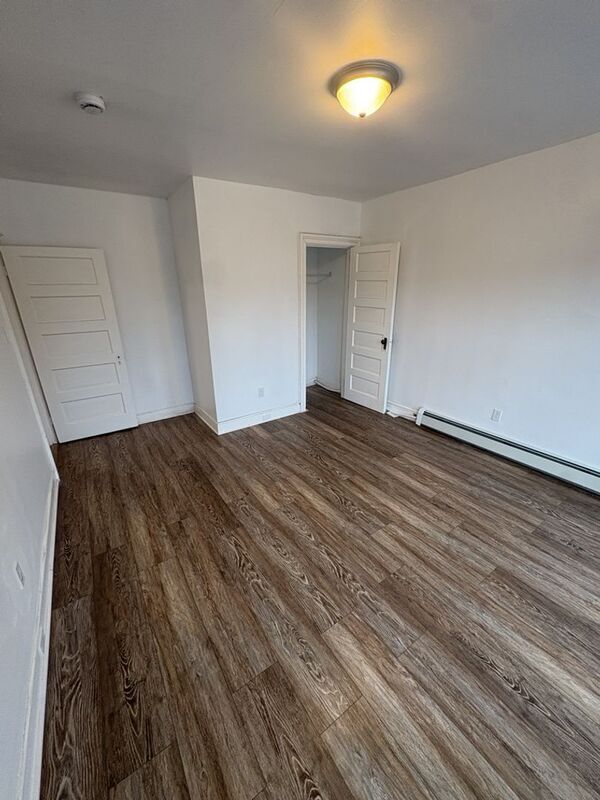 Building Photo - 415 S Main Ave