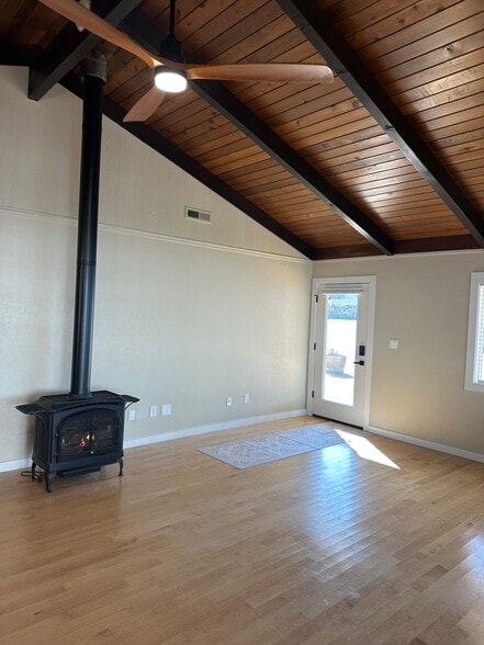 The living room is bright, - 1879 N Jantzen Ave