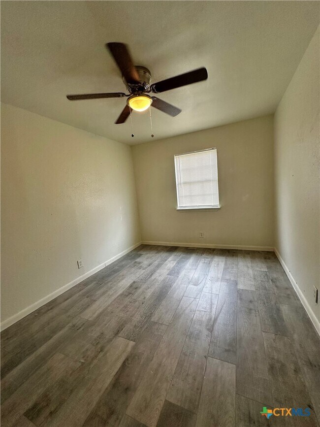 Building Photo - 714 S River St