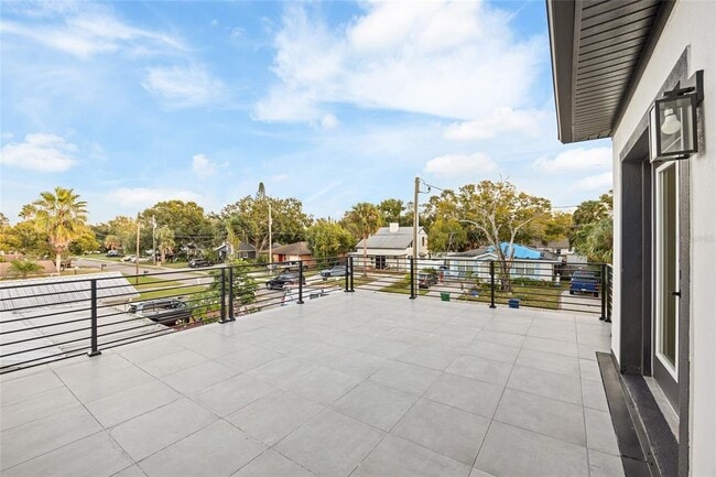 Building Photo - 3317 W Napoleon Ave