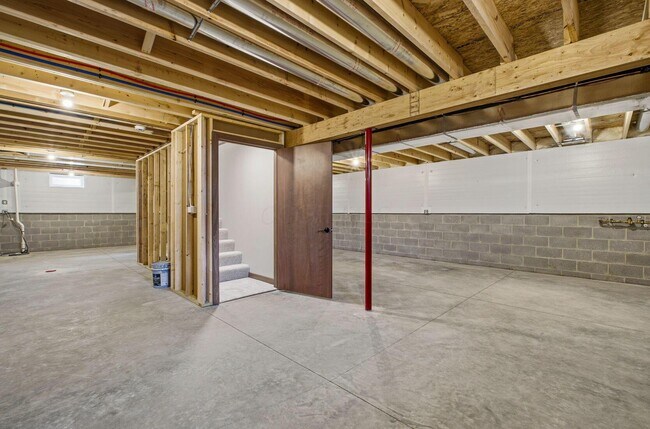 Building Photo - 557 Cannondale Ave