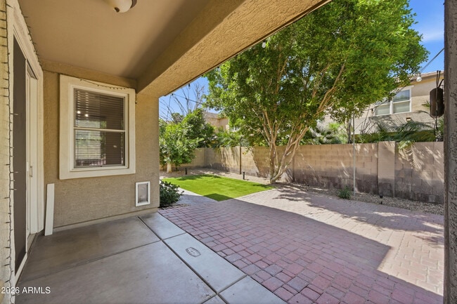 Building Photo - 2250 E Wayland Dr