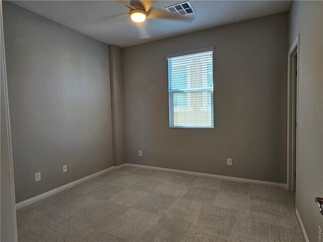 Building Photo - 9853 Fisher Bay Ct