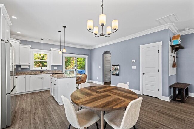 Building Photo - 205 Bangor Ct