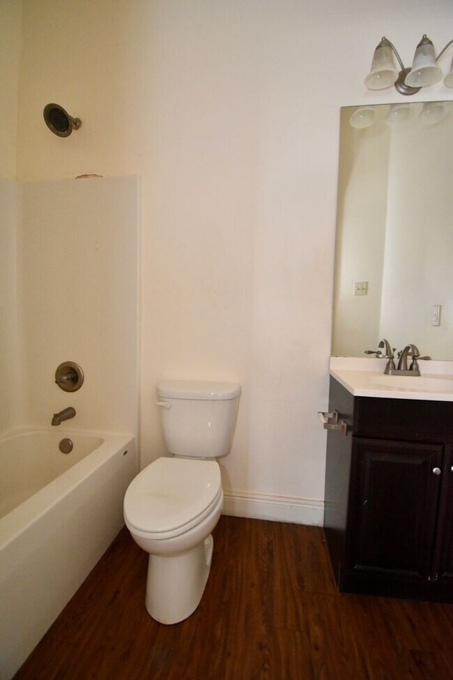 Building Photo - Pine Grove Apartments