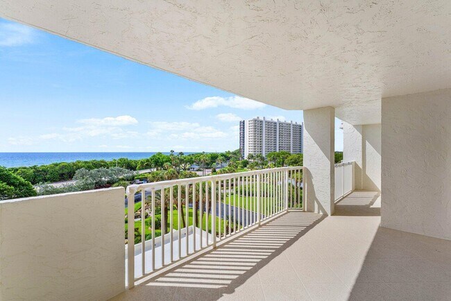 Building Photo - 4301 N Ocean Blvd