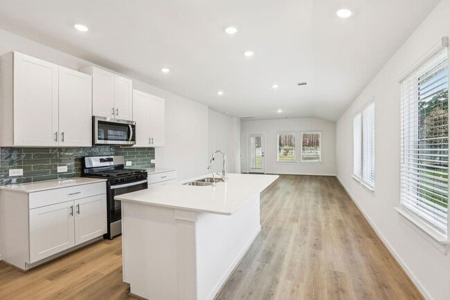 Building Photo - 1940 Velvet Oak Ln