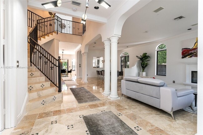 Building Photo - 500 Coconut Isle Dr
