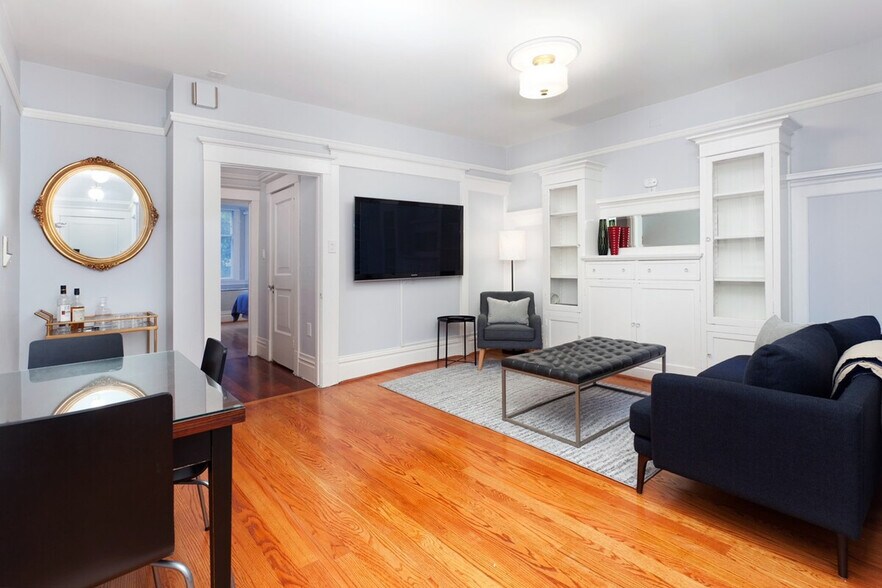 Primary Photo - 1135 Bush St