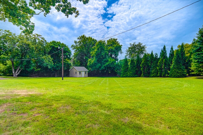 Building Photo - 8603 Haw River Rd