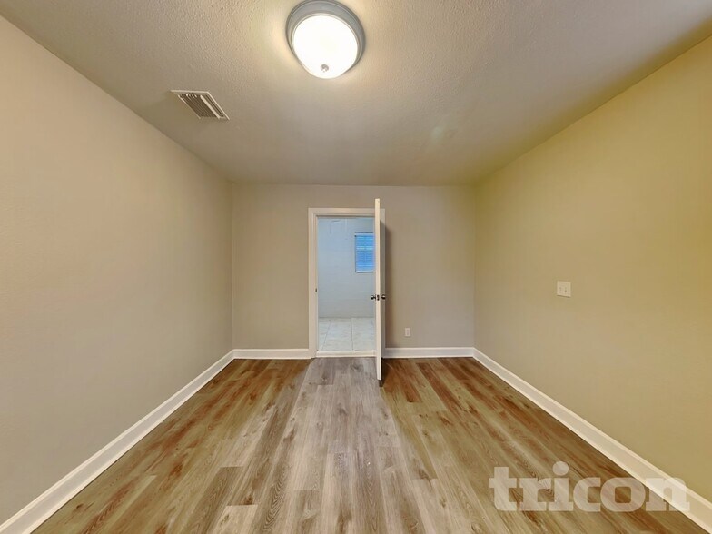 Building Photo - 616 Leisure Ave