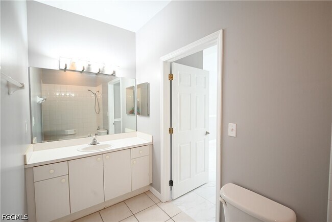 Building Photo - 15433 Bellamar Cir