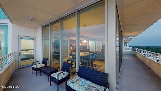 Building Photo - 2060 Beach Blvd