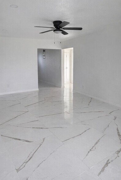 Building Photo - 14141 NE 3rd Ct