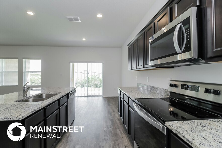 Building Photo - 101 Hidden Lk Lp