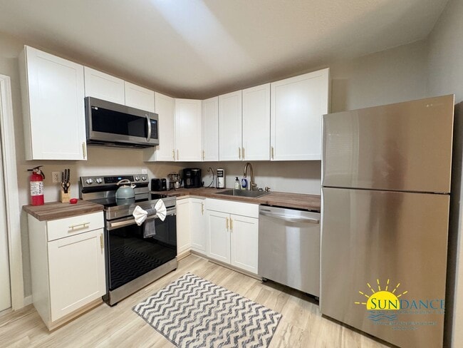 Building Photo - Quaint 2-Bedroom Home in Prime Fort Walton Beach!