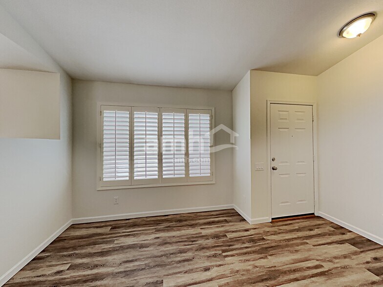 Building Photo - 4722 E Silverwood Dr