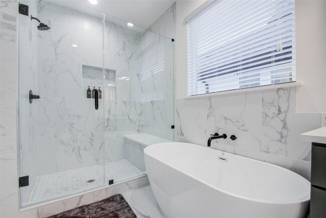 Building Photo - 4109 Hare St