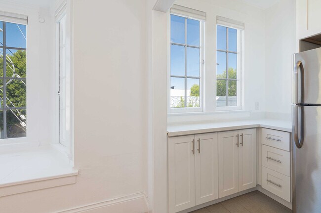 Building Photo - 3017 22nd St