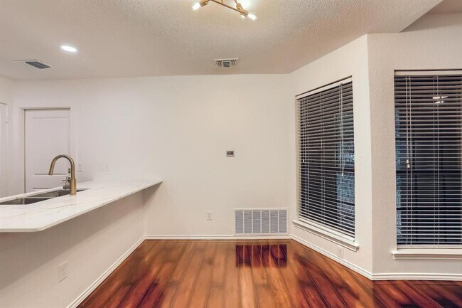 Building Photo - 8400 Horton Trail