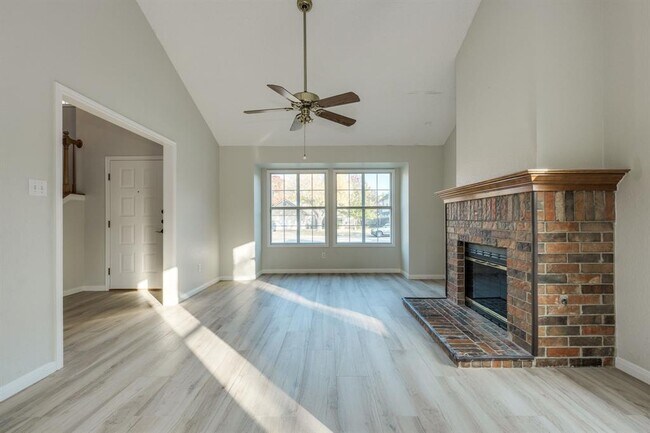 Building Photo - 2304 Willow Way