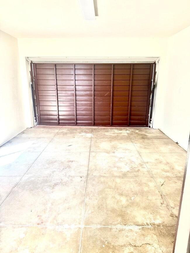 Building Photo - Stunning 2 story home with Spanish style a...