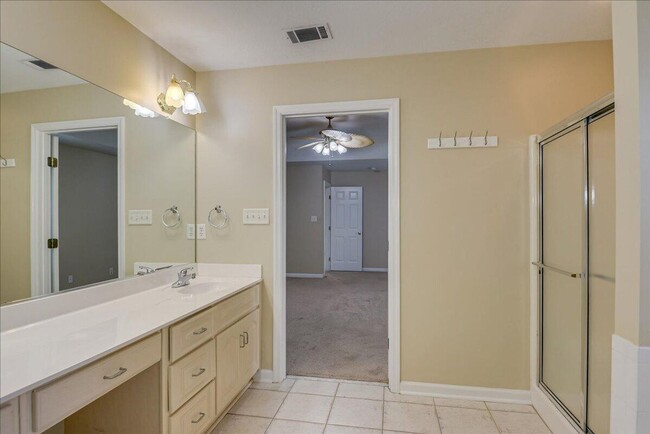 Building Photo - 924 Prairie Cir