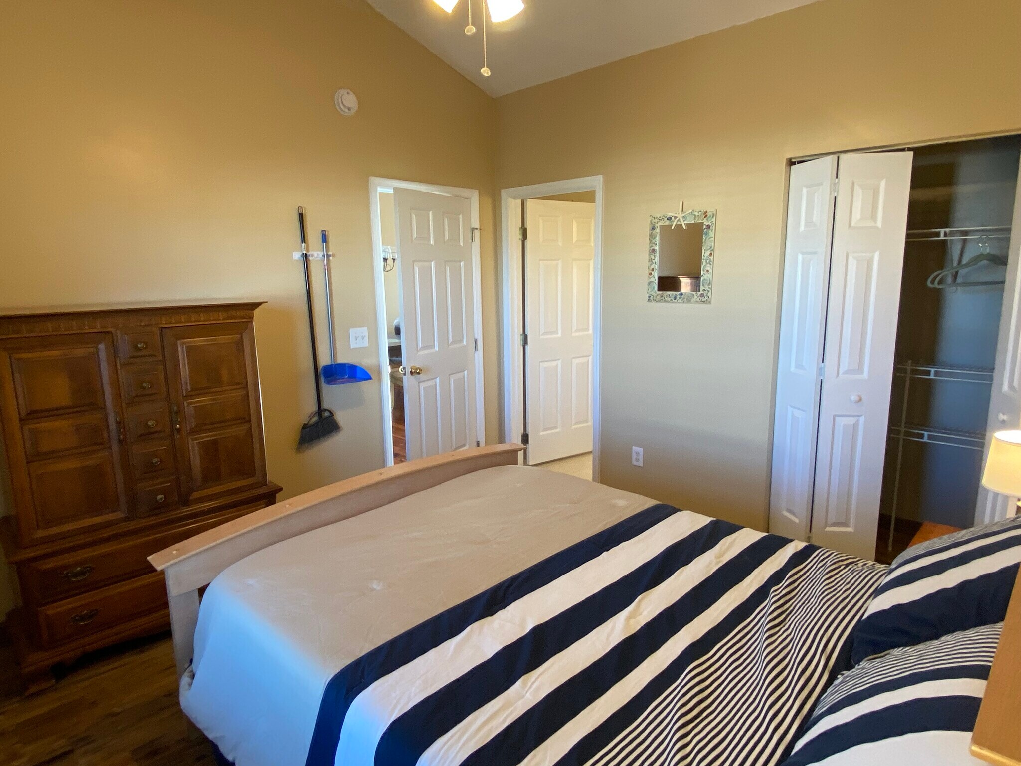 Building Photo - 3947 Gladiola Ct
