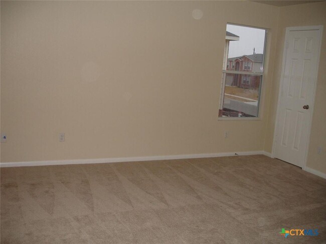 Building Photo - 3304 Thunder Creek Dr