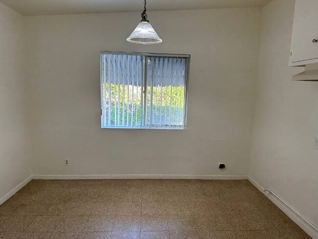 Building Photo - 5154 Santa Ana St