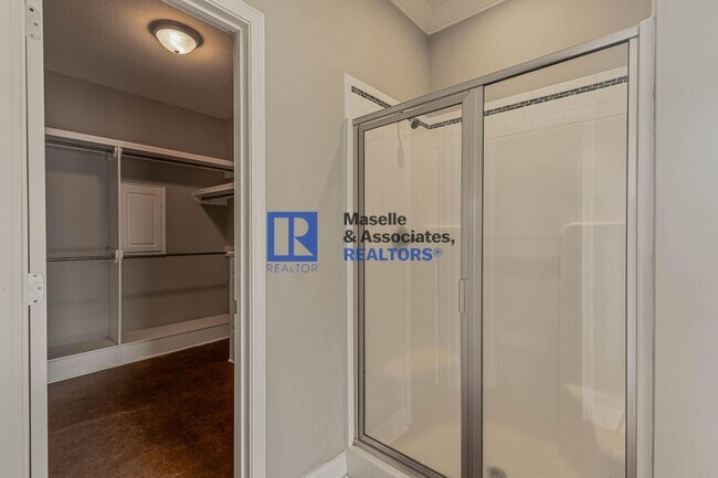 Building Photo - 3 Bed/2 Bath Home in Providence