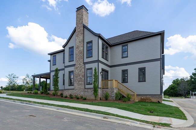 Building Photo - Luxury June Lake Custom Home