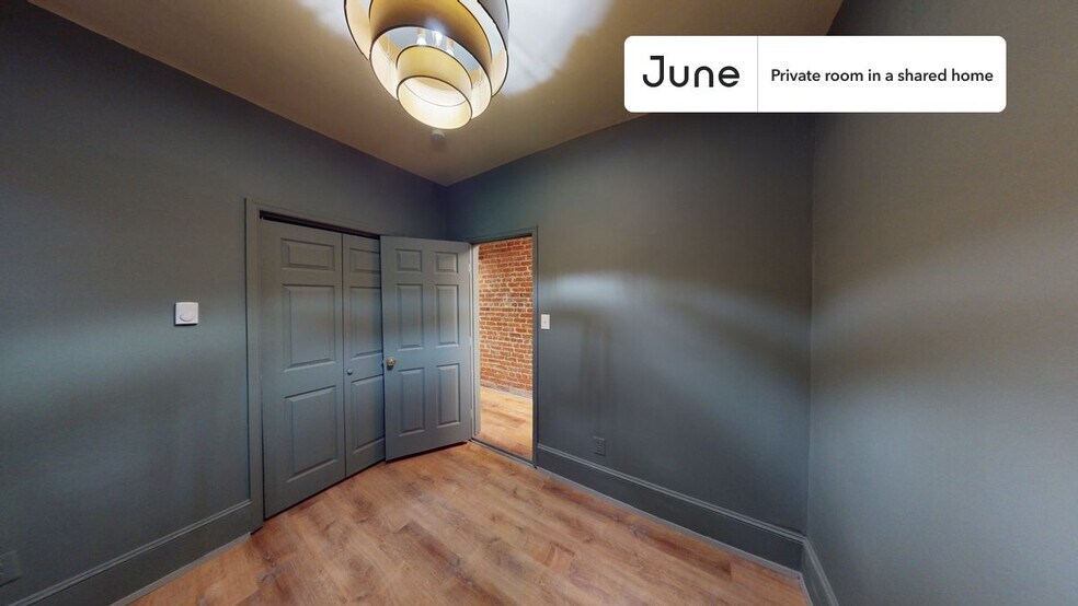 Building Photo - Room in Shared 5 bed/2 bath home in Columbia Heights