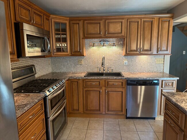Building Photo - 2553 Hunting Ridge Trail