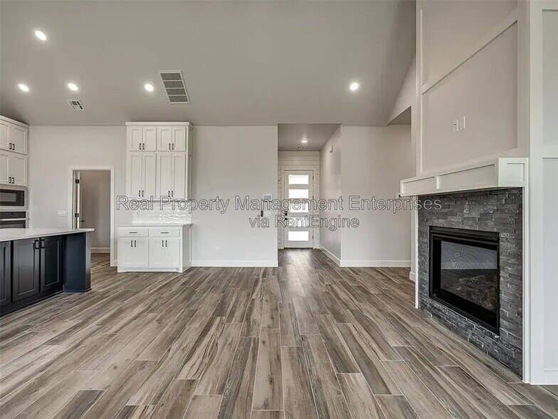 Building Photo - 5933 NW 158th St