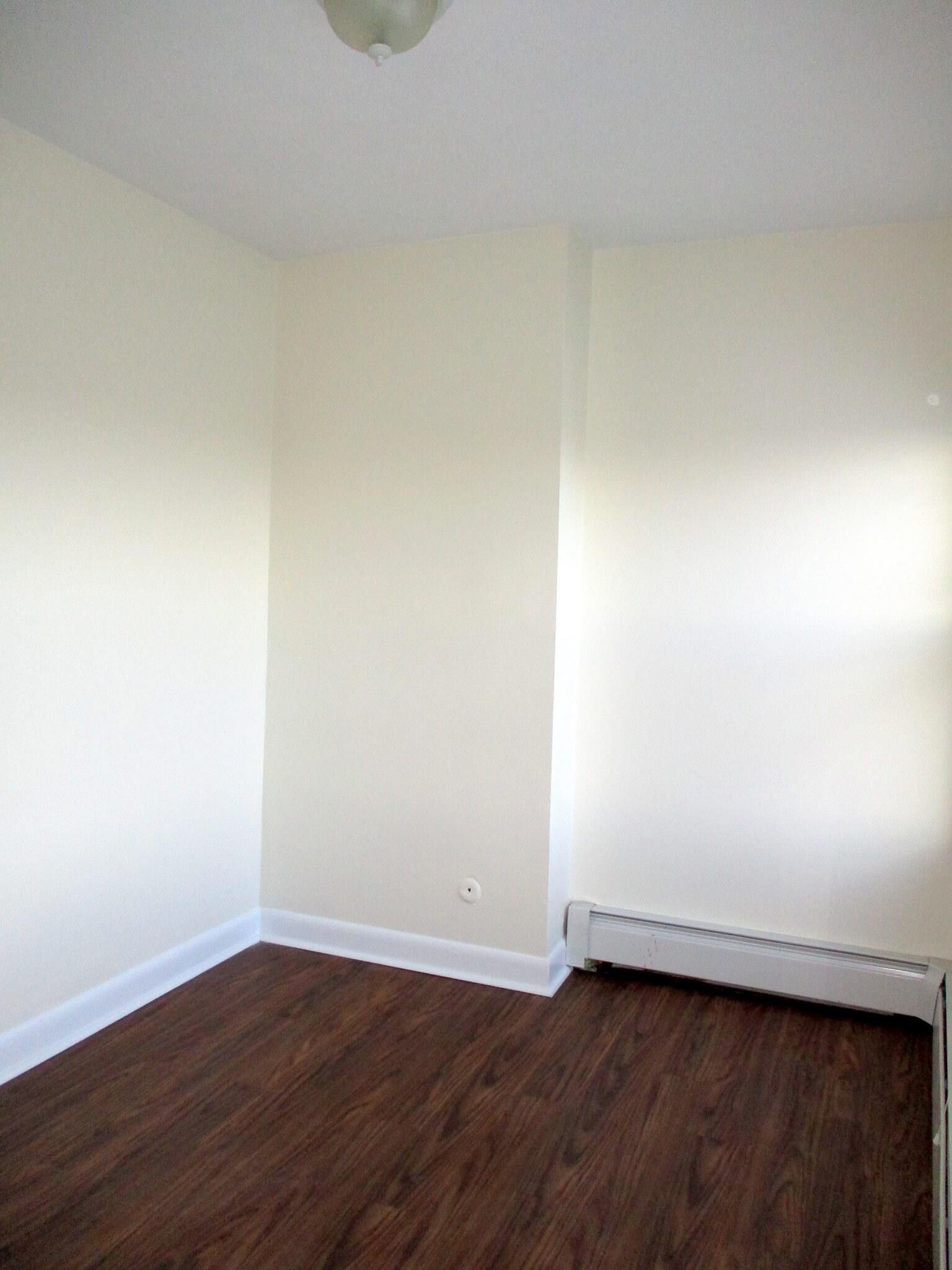 Building Photo - 2 Central St