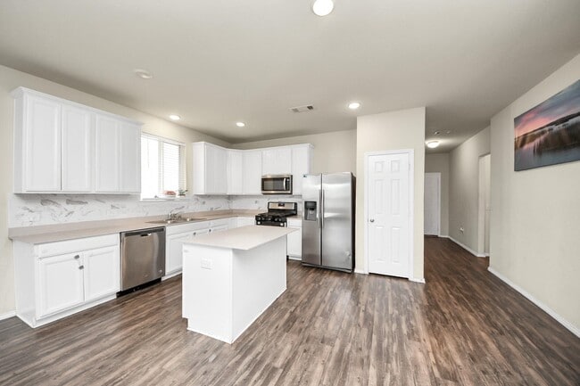 Building Photo - 25827 Kinship Ct