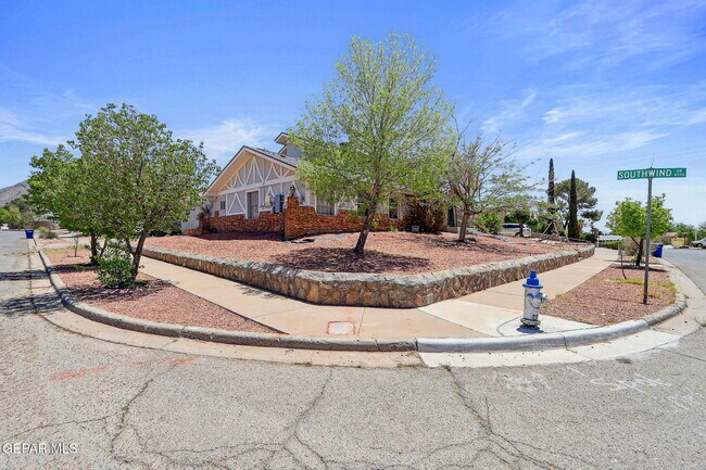 Building Photo - 332 Windrose Ct