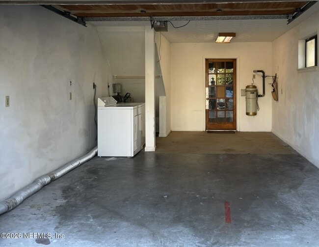 Building Photo - 2002 First St