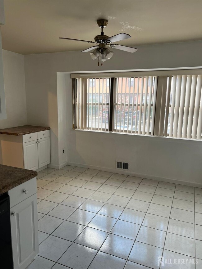 Building Photo - 304 Merrywood Dr