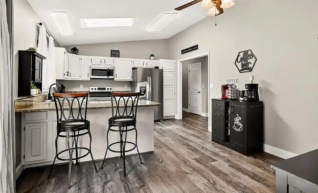 Building Photo - 535 Brandywine Dr